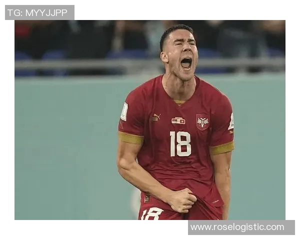 足球明星私下抽烟视频曝光引发球迷热议与争议