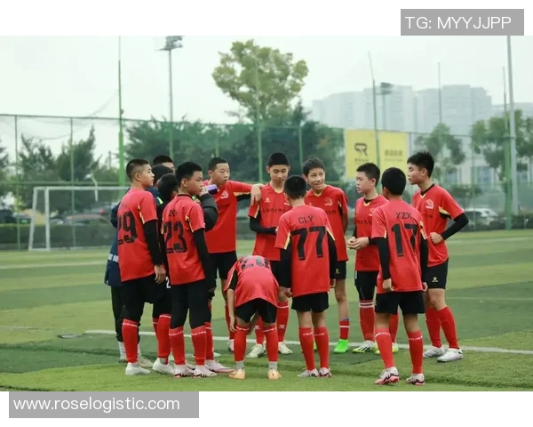 足球明星带球技巧展示全解析让你领略足球魅力与风采